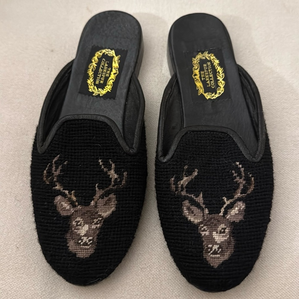 Larkspur Collection Blk/Tan needlepoint mule with Deer size 7 gently used